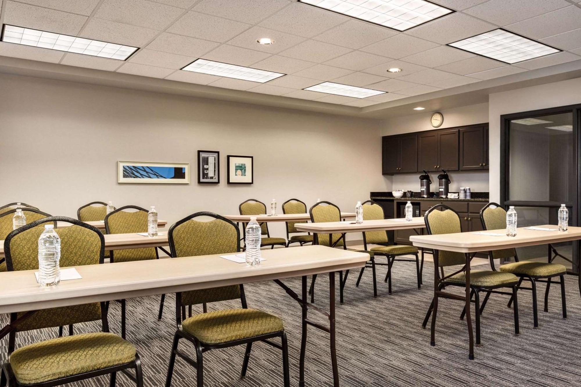 Country Inn & Suites By Radisson, St Cloud East, Mn Saint Cloud Ngoại thất bức ảnh