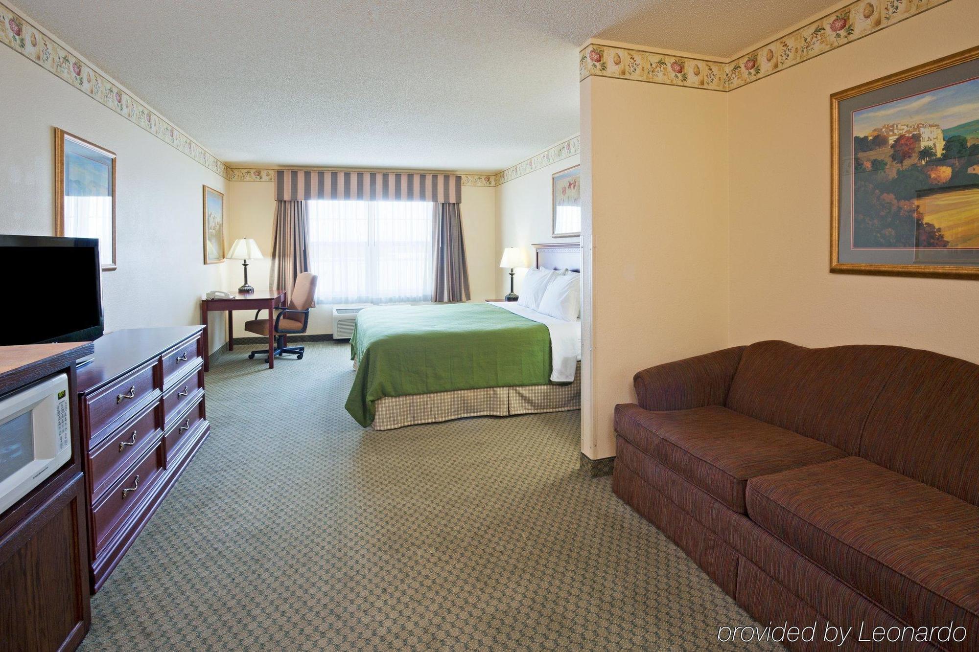 Country Inn & Suites By Radisson, St Cloud East, Mn Saint Cloud Ngoại thất bức ảnh